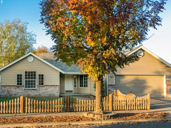 4664 Holly St, Springfield, OR 97478