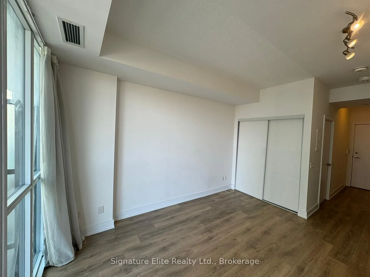 Studio, $1,850 — Photo 3