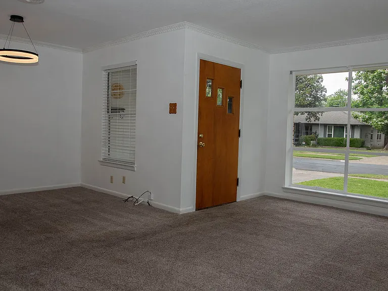 10028 San Lorenzo Dr — Photo 7