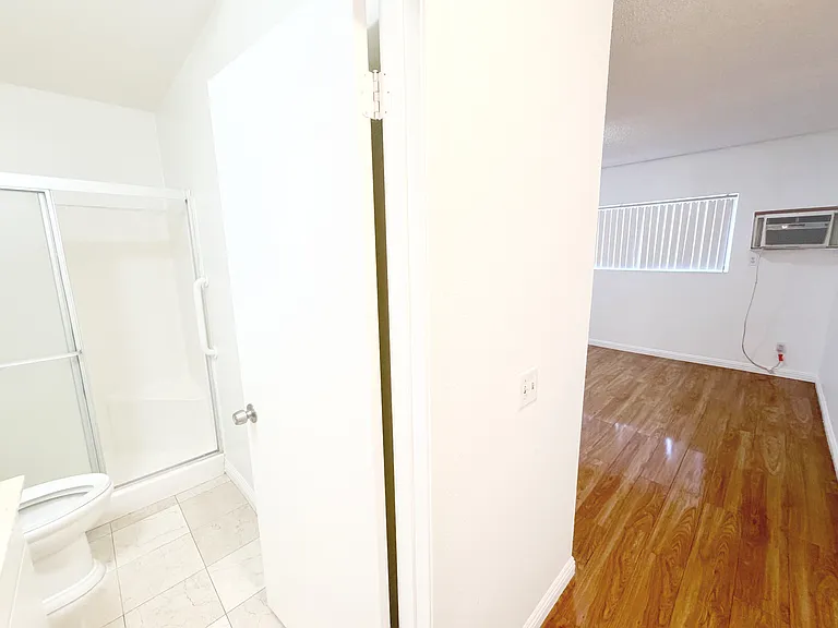 240 W Verdugo Ave #P — Photo 13
