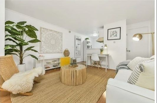4th image of 10 Coffey St APT 3