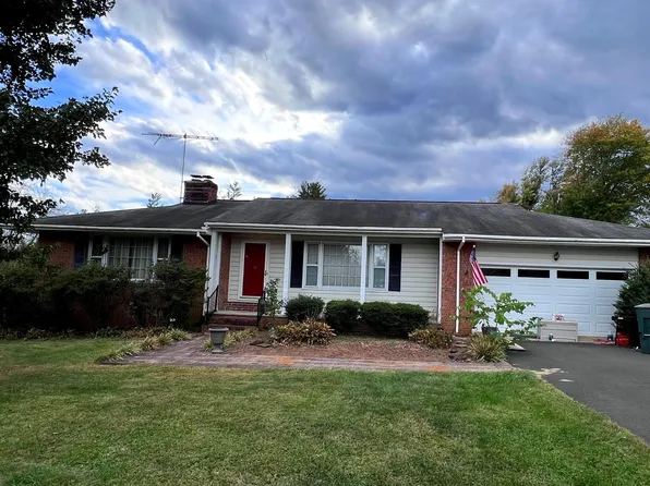 7119 Academy Rd, Warrenton, VA 20187