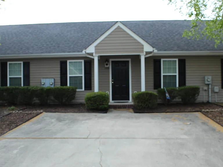 1802 Honeysuckle Way — Photo 9
