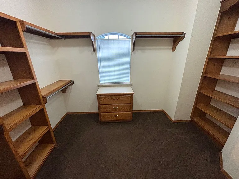 2207 N Burdick St — Photo 11