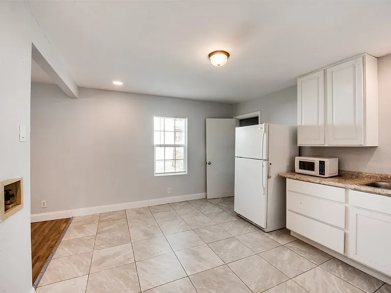 219 Red Wing Dr — Photo 4