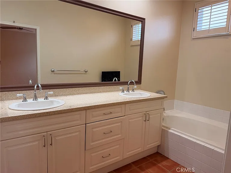 515 W Balboa Blvd — Photo 24