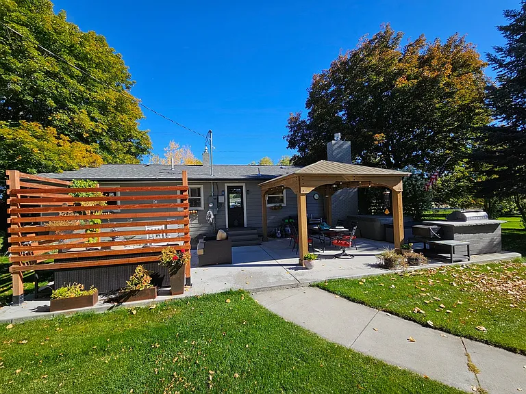 2219 36th Ave — Photo 13