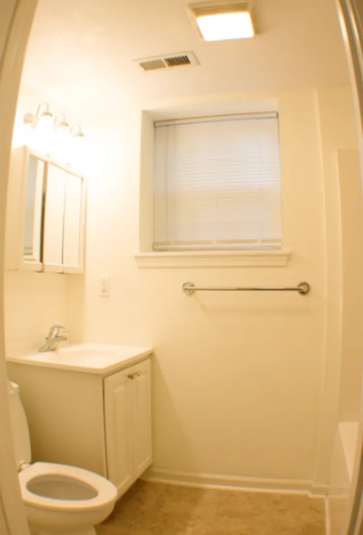 2 bed, 1.0 bath, $1,250 — Photo 2