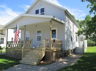 813 3rd St, Menasha, WI 54952