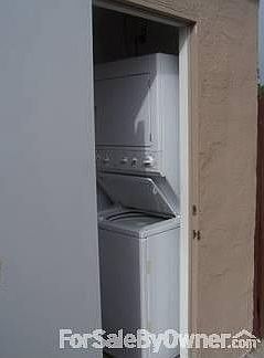 4th image of 2418-20 Seaside St