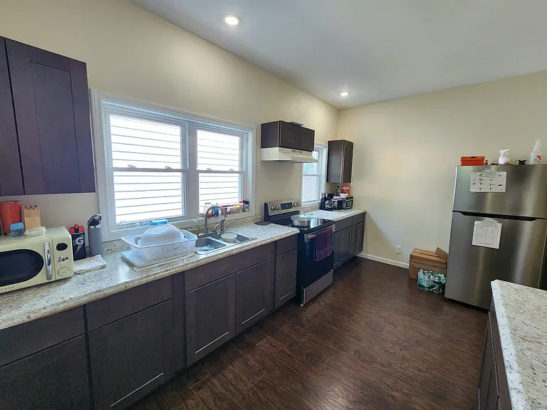 303 East Ave #1 — Photo 4