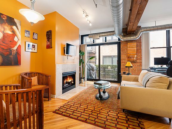 3rd image of 520 W Huron St APT 504