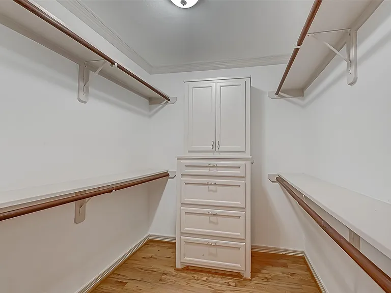 5611 Briarbend Dr — Photo 41