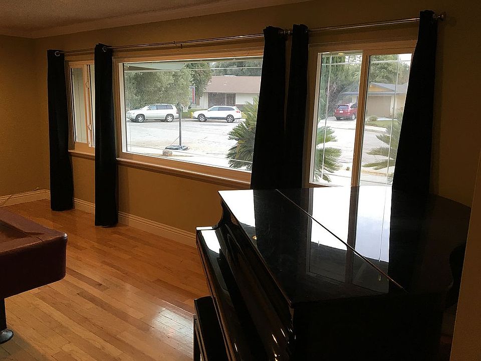 2nd image of 527 Camino Real