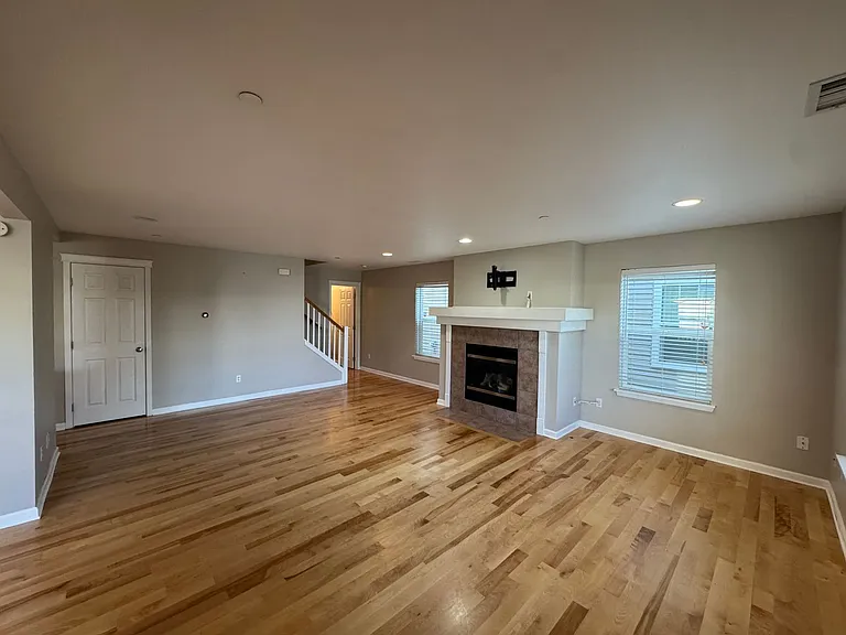 2811 Martin St — Photo 2