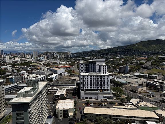 3rd image of 2724 Kahoaloha Ln APT 2401