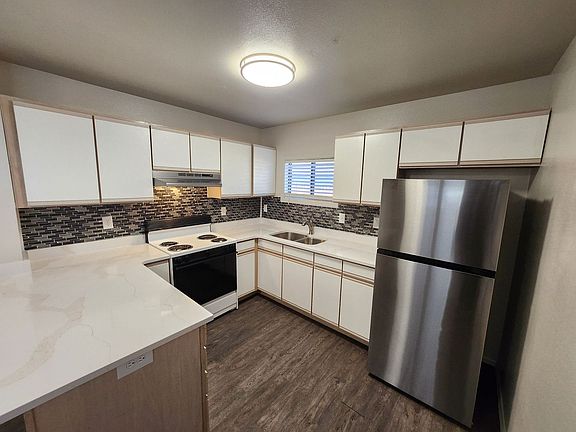 3rd image of 1433 Anita St