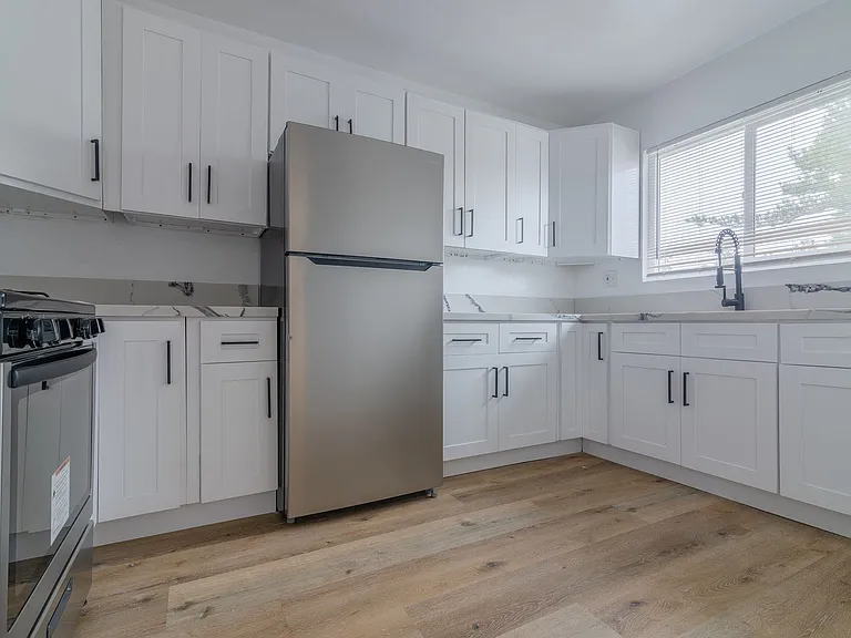 3940 Nicolet Ave — Photo 5