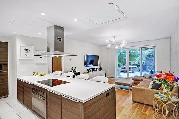 Sold by Level Group | media 3