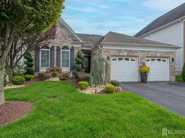 44 Kings Mill Rd, Monroe Township, NJ 08831