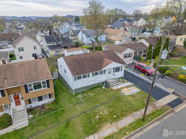 254 E George Pl, Iselin, NJ 08830