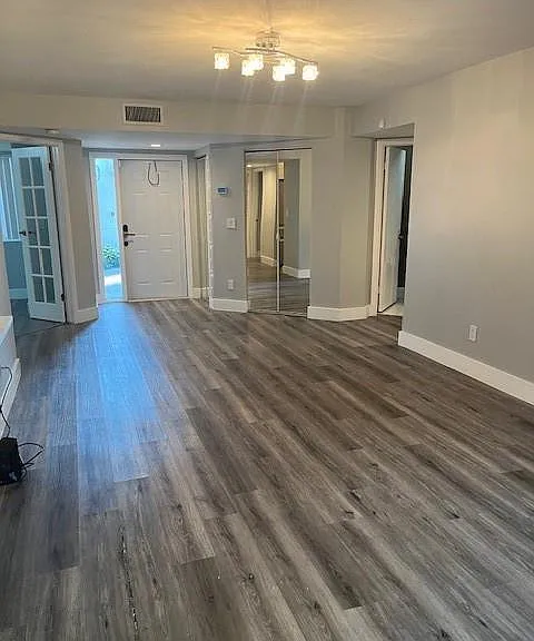 992 NW 93rd Ave — Photo 3