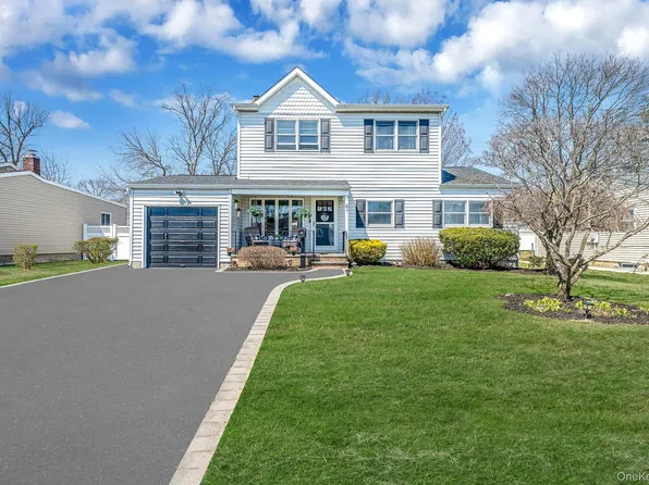 81 Dollard Drive, North Babylon, NY 11703