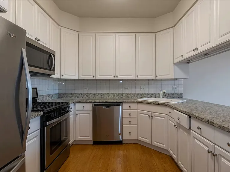 1156 W Grand Ave #2 — Photo 9