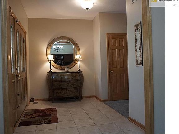 Tiled Entryway.