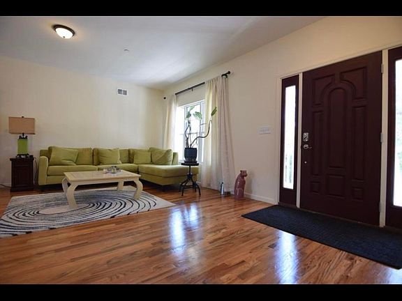 5th image of 117 Benziger Ave #2