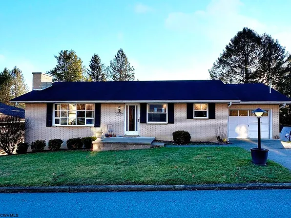 132 Beach Ln, Fairmont, WV 26554