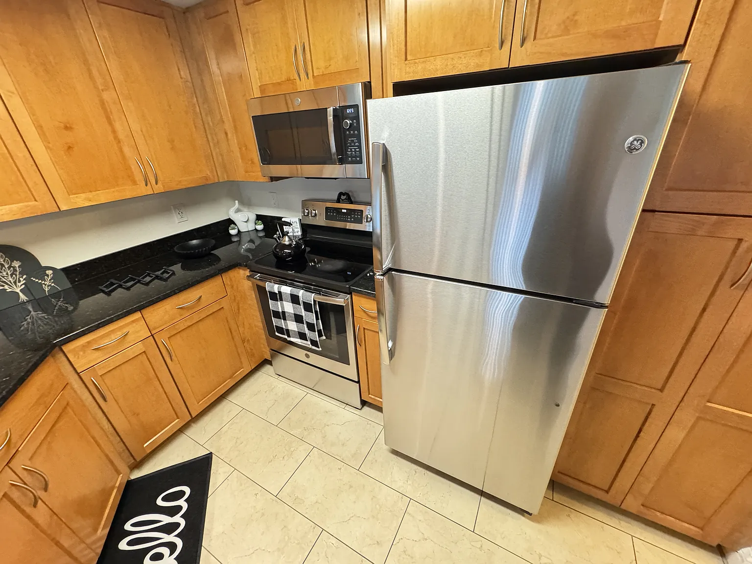 Gryzboska Cir, Framingham — Photo 3