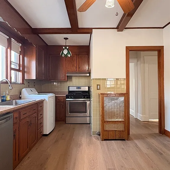 11 Saint James Rd #11 — Photo 3