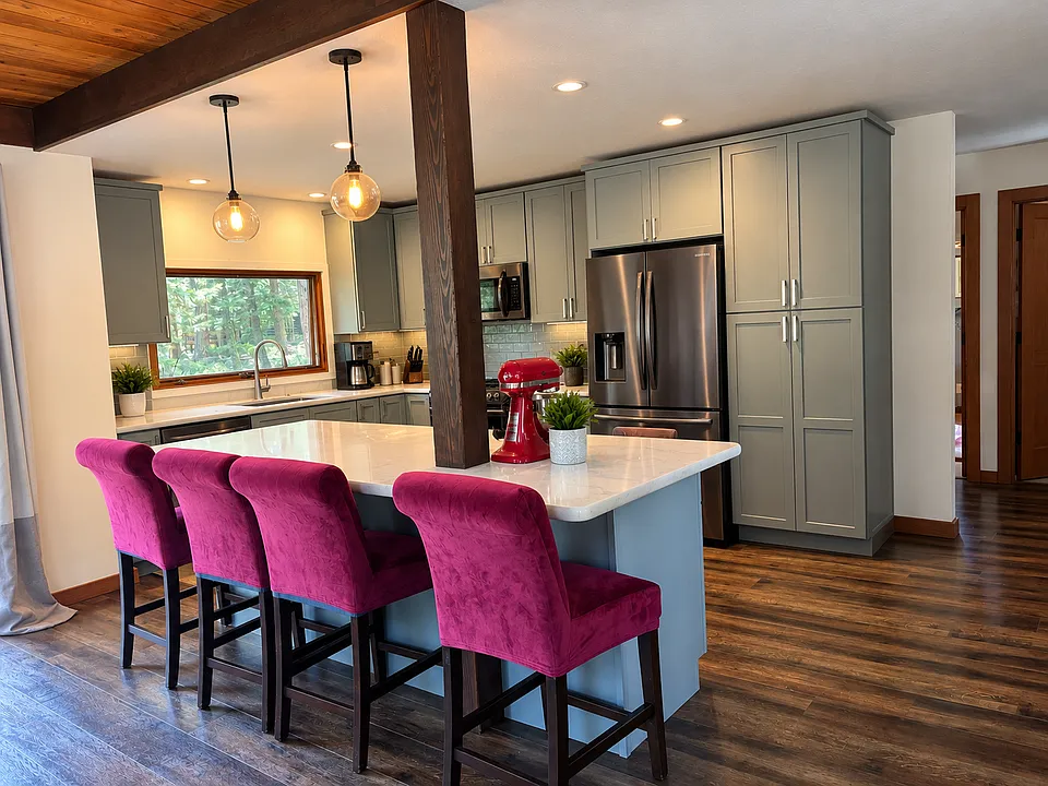 5545 Sahara Dr