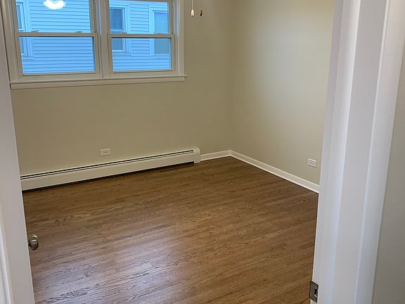 5th image of 5861 W Gunnison St #1