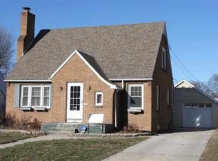 608 W 9th St, Sterling, IL 61081
