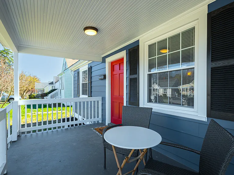 6525 W Grace St — Photo 8