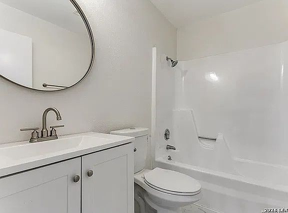4th image of 8214 Banbury Dr
