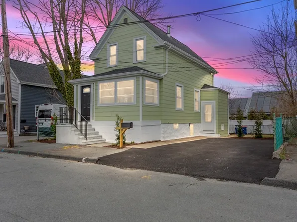 8 Lawton St, Fairhaven, MA 02719