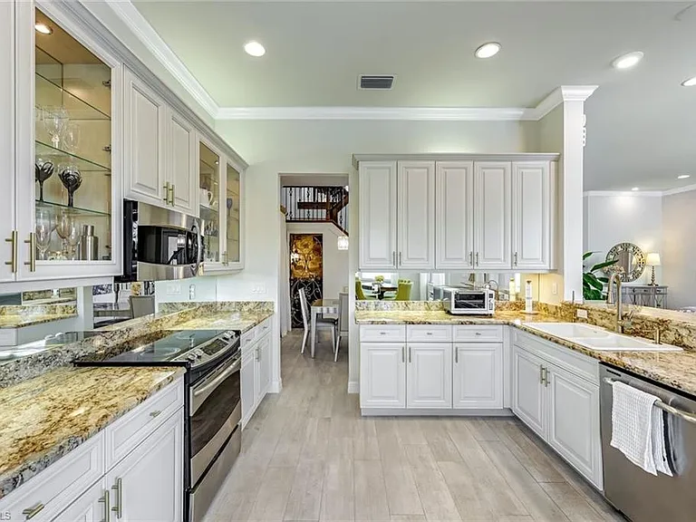 6582 Monterey Point — Photo 8