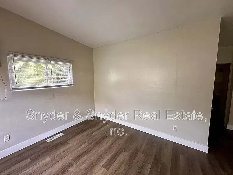 1 bed, 1.0 bath, $750 — Photo 2