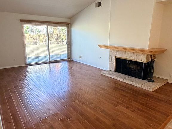 2nd image of 7993 Hemingway Ave