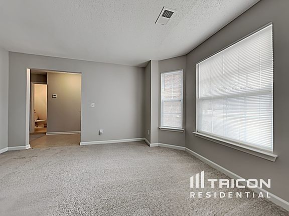 4th image of 724 Walton Dr