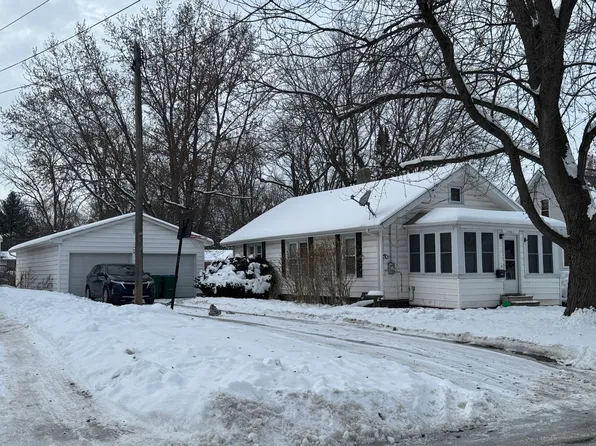 1602 Illinois Ave, Mendota, IL 61342