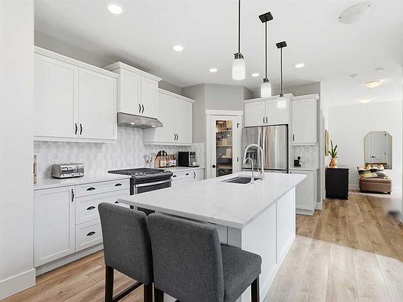 3rd image of 245 Cimarron Vista Way