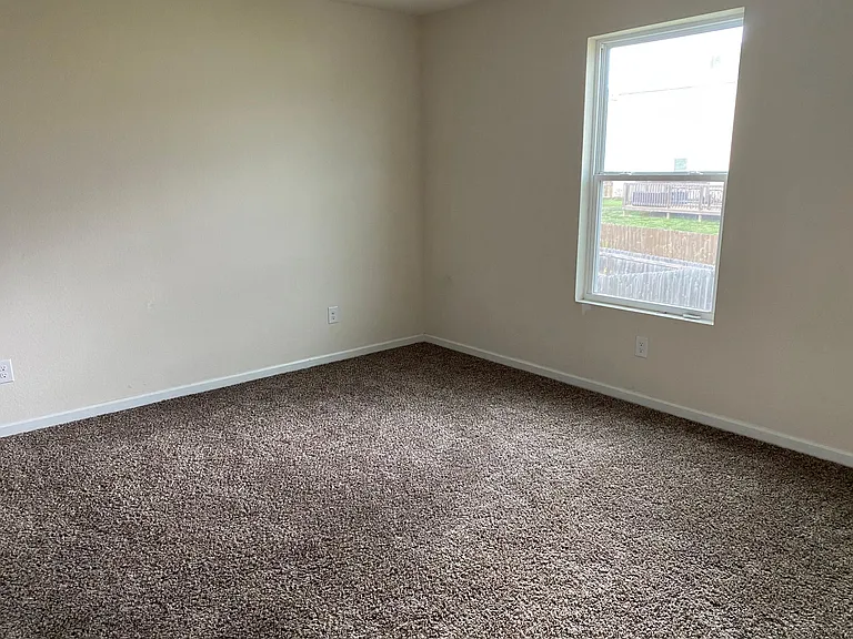 2308 Bee Hive Dr — Photo 6