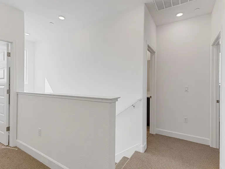 1072 Caraballo Dr — Photo 26