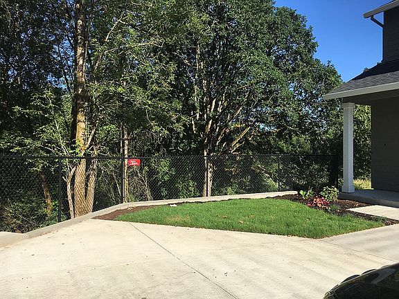 Front Yard & Driveway