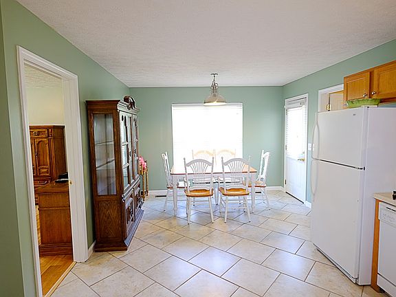 Large eat in Kitchen.