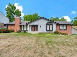 438 Brass Lamp Dr, Ballwin, MO